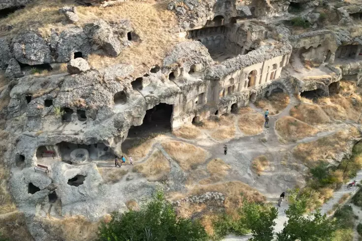 Türkiye'de tek ve 800 yıldır ayakta: Üstü cami, altı kilise 