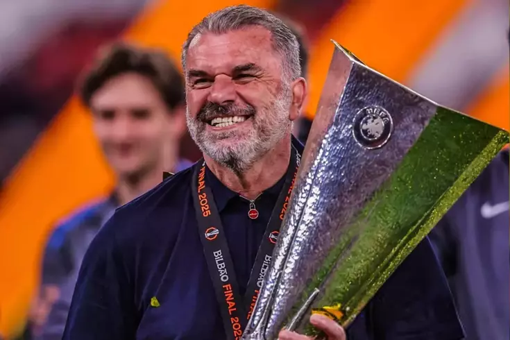 Fenerbahçe ile anılıyordu! Ange Postecoglou yeni takımına imzayı attı
