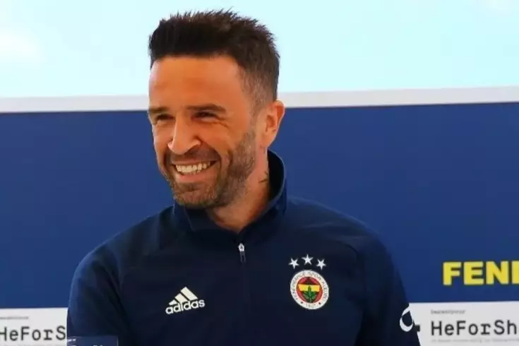 Gökhan Gönül Fenerbahçe'ye geri döndü