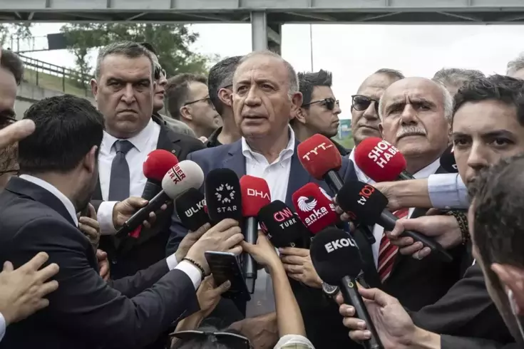 Gürsel Tekin dediğini yaparsa bugün de ortalık karışır: Bizim İstanbul il binamız Sarıyer'dedir