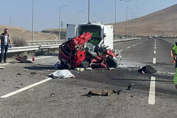 Niğde-Pozantı Otoyolu'nda feci kaza: 2 ölü, 3 yaralı