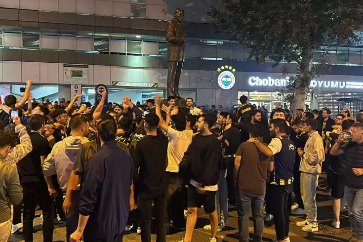 Puan kaybı dahi engel olmadı! Kadıköy'de yeni başkan doyasıya kutlandı