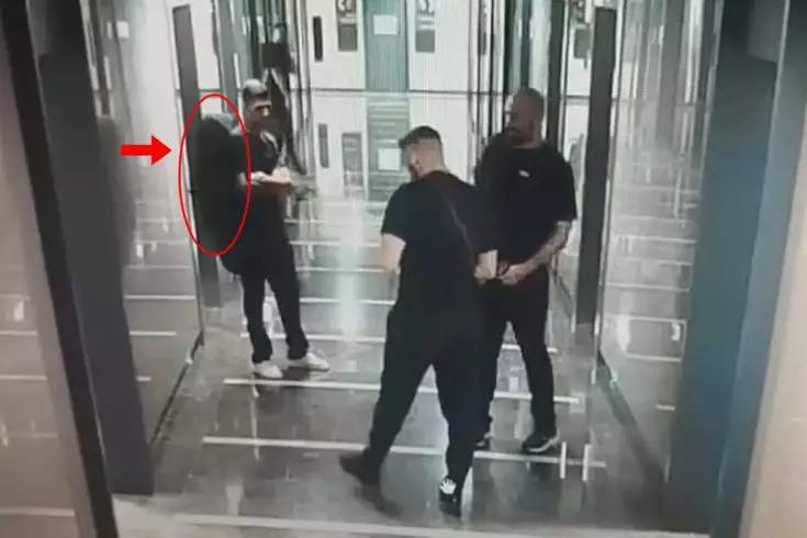 Gitar kılıfında kalaşnikof! Meğer Interpol peşlerindeymiş