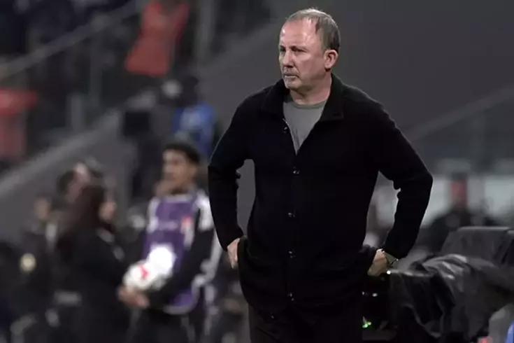 Sergen Yalçın derbi öncesi korkutan haberi verdi: Omzu çıktı, tekrar yerine takmışlar