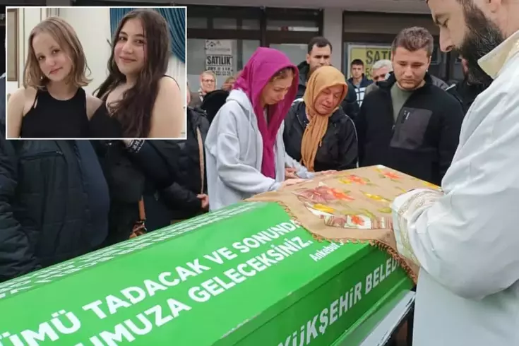 Kamyonetin çarptığı 2 kız çocuğu hayatını kaybetti! Cenazede gözyaşları sel oldu