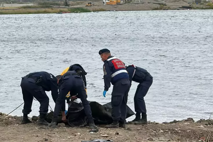 Meriç Nehri'nde erkek cesedi bulundu