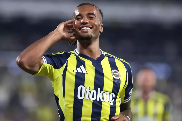 Tüm fotoğraflarını kaldıran Archie Brown'dan bomba paylaşım