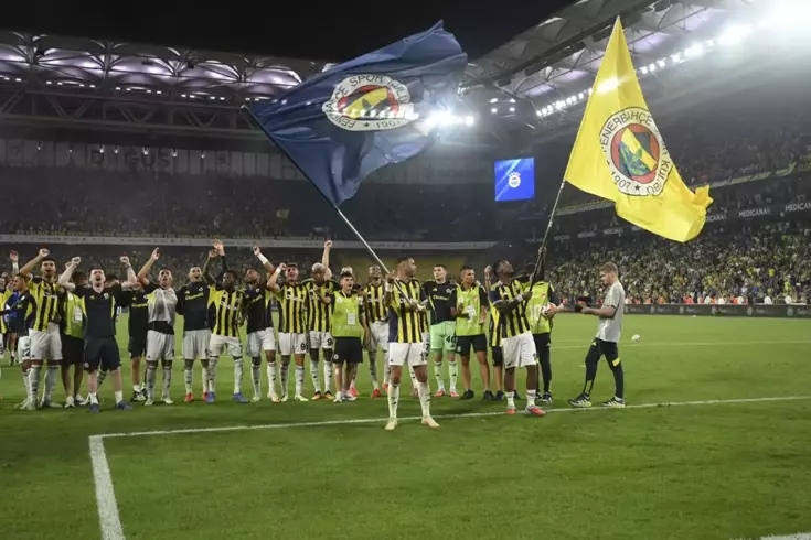 Fenerbahçe'de devre arasında yolların ayrılacağı ilk isim belli oldu