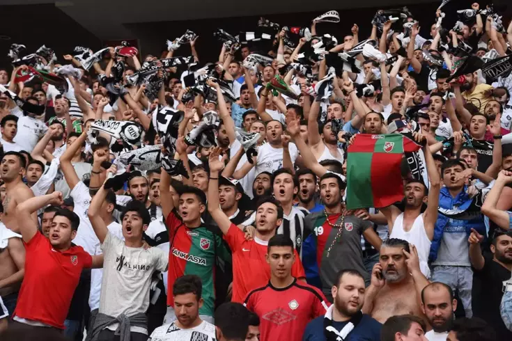 Altay'dan Karşıyaka'ya derbi jesti