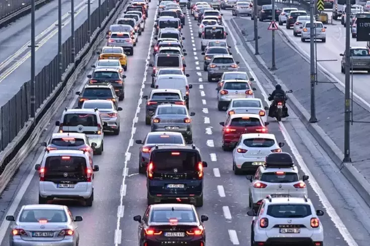 Motorine gece yarısı 2 lira 7 kuruşluk dev zam geldi