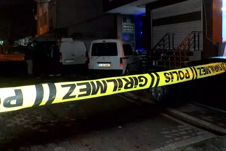 Esenyurt savaş alanına döndü! Alacak kavgasında 8 yaralı