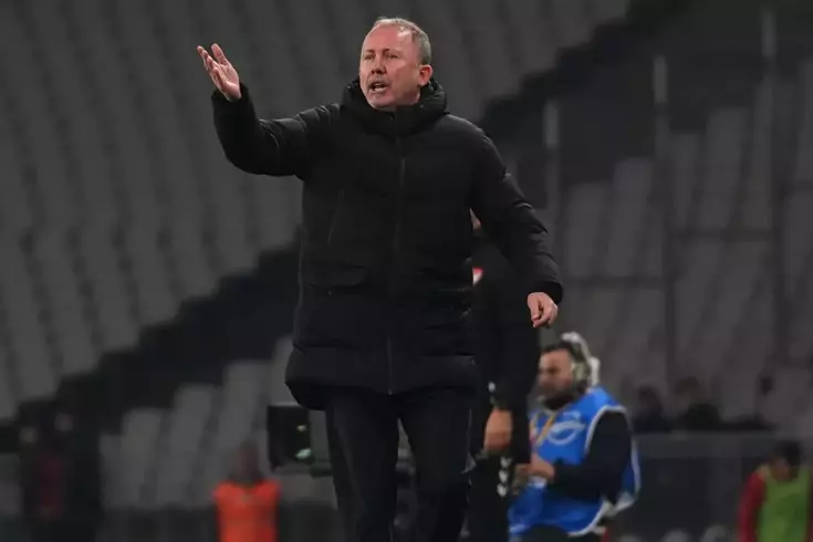 Sergen Yalçın'dan istifa çağrılarına olay cevap