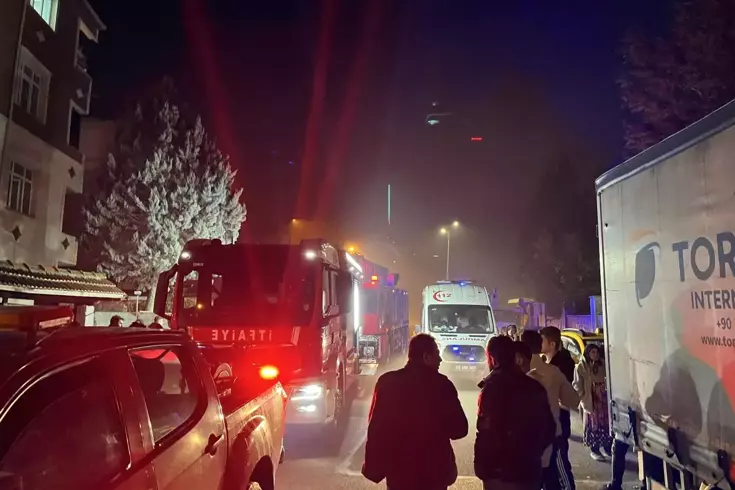 Taşındığı evdeki ilk günde çıkan yangında ağır yaralandı