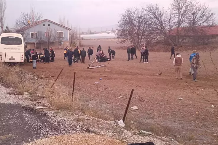 Öğrenci servisi kamyonetle çarpıştı: Çok sayıda yaralı var