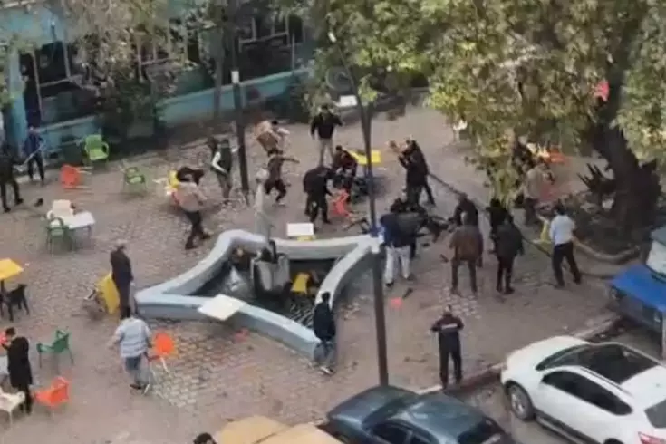 Manisa'da kahvede başlayan tartışma 80 kişilik kavgaya dönüştü