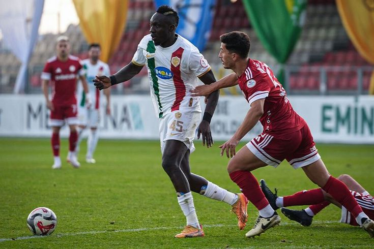 В матче с результатом 4-3 решающее слово сказал Мбайе Диагне на 90+3-й минуте.