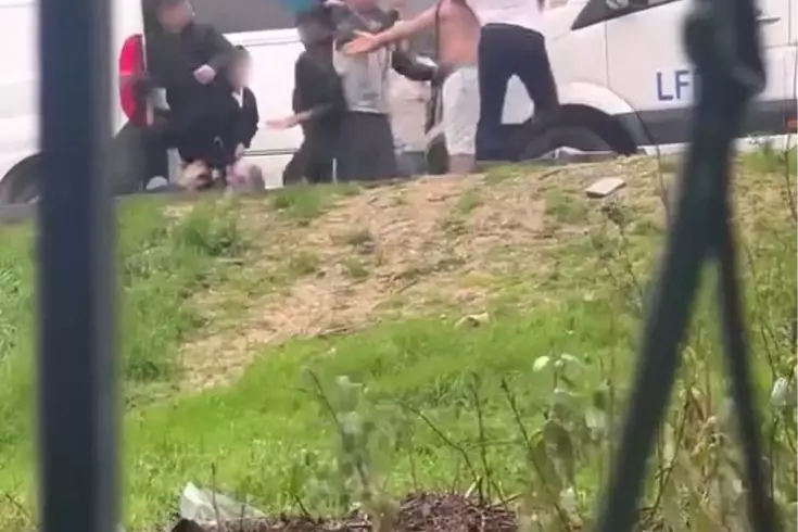 Başakşehir'de kardeş kavgası: Sopa, kemer ve bıçaklar havada uçuştu