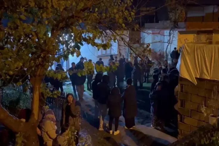 Kendi evinde eşini ve bacanağını öldürüp kayıplara karıştı