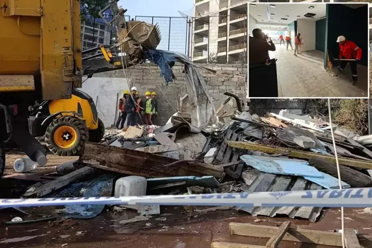 Görüntüler İstanbul'daki ünlü AVM'den! Balyozu vurup tek tek yıktılar