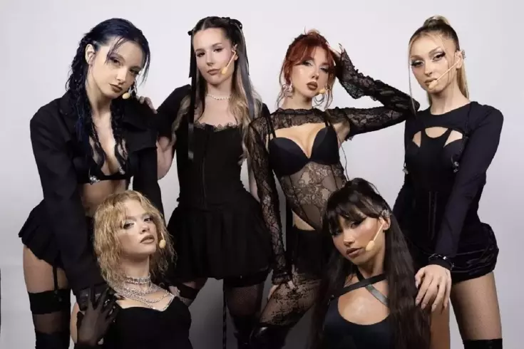 Manifest'e 'müstehcenlik'ten hapis cezası