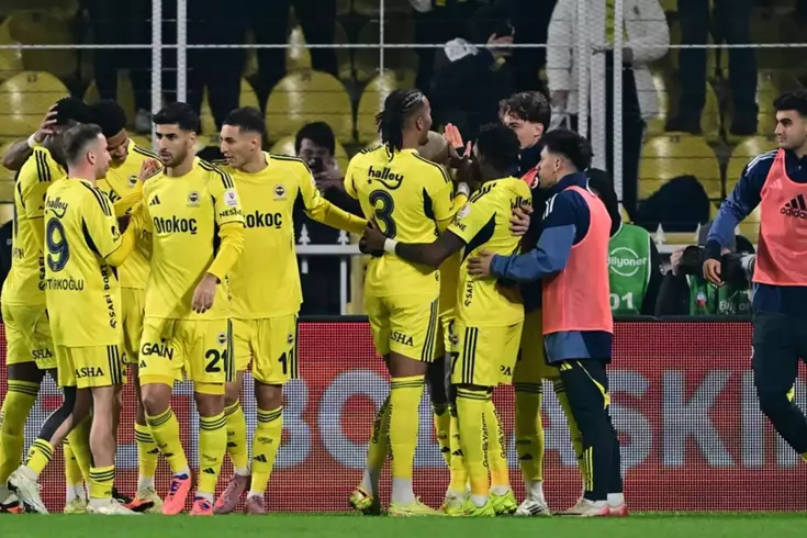 Fenerbahçe'de deprem! Konyaspor maçında sakatlanan yıldız tam 2 ay yok