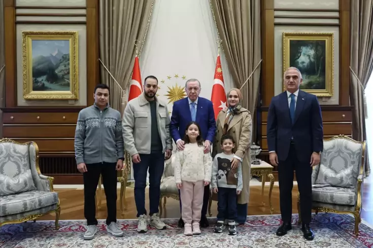 Cumhurbaşkanı Erdoğan, Gazze'de hayatını kaybeden Hind Rajab'ın ailesiyle bir araya geldi