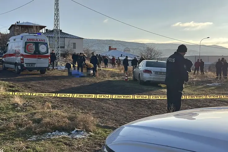 Silahlı kavgada baba öldü, oğlu ve yeğeni yaralandı