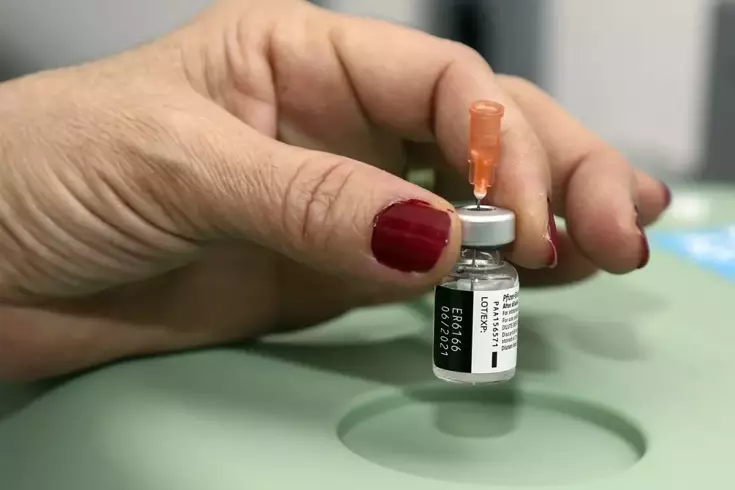 Türkiye'ye Biontech aşısı gelmedi iddiasına yalanlama