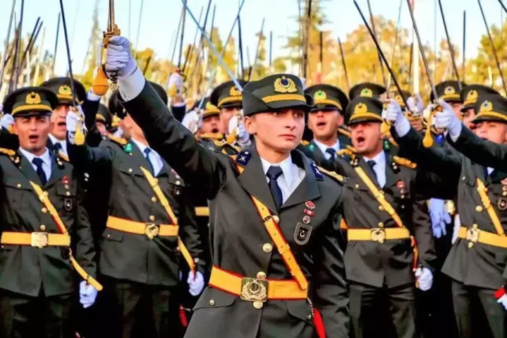 Mahkeme, teğmenlerin kılıçlı yemin töreni için son sözü söyledi