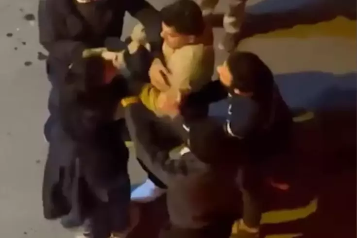 Taksici ile kadınların kavgası kamerada