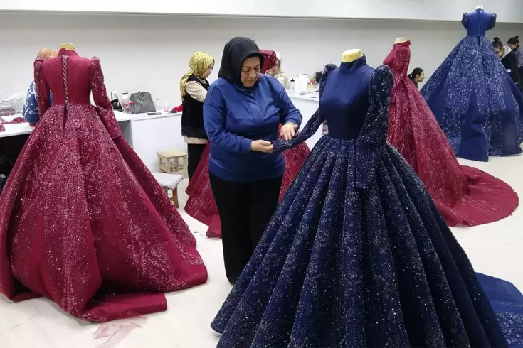 Kiraladığı gelinlik hayatını değiştirdi