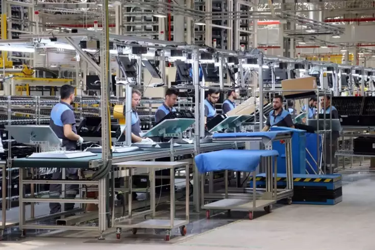 Bu fabrikadaki maaşlar dudak uçuklatır! İşçilere yüzde 100 zam