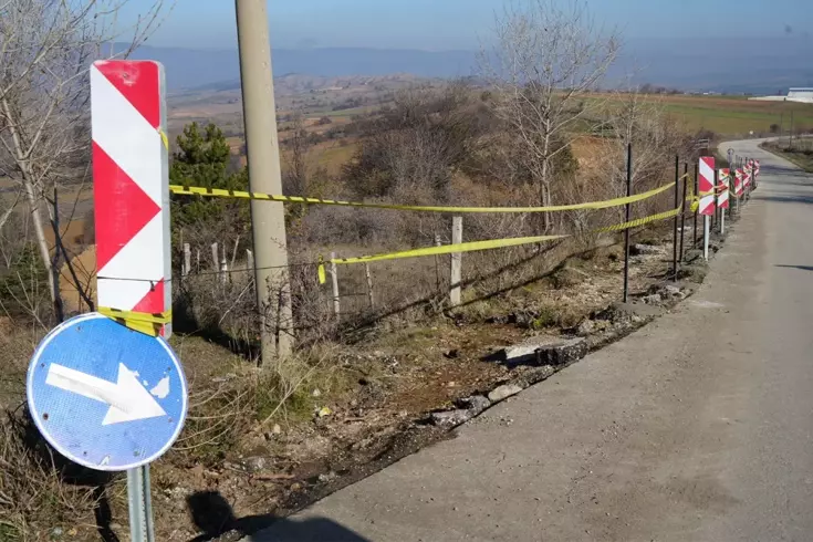 Benim arazim dedi, 50 köye giden yolu kestirdi