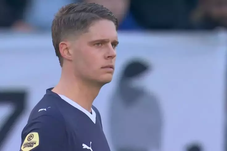 فنانر الجديد في المباراة الأخيرة لم يعرف ماذا حدث له.