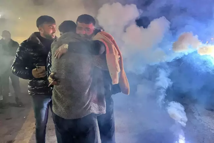 Türkiye genelinde tahliye coşkusu: Cezaevleri önünde bayram havası esti