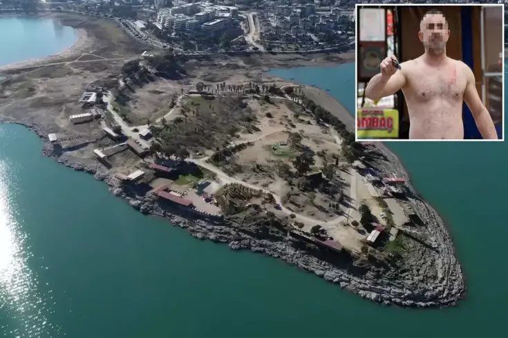 4 gün mühlet verildi, adaya giren polis kaçak yapıları tek tek yıktı