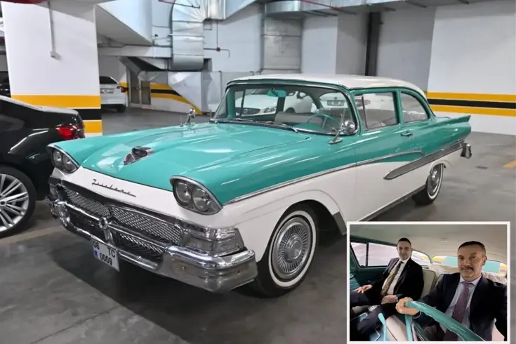 Bahçeli, klasik otomobillerinden birini MYK Üyesi Teoman'a hediye etti