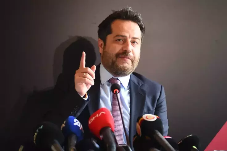 Bahis operasyonunda gözaltı kararı verilen Erden Timur kimdir?