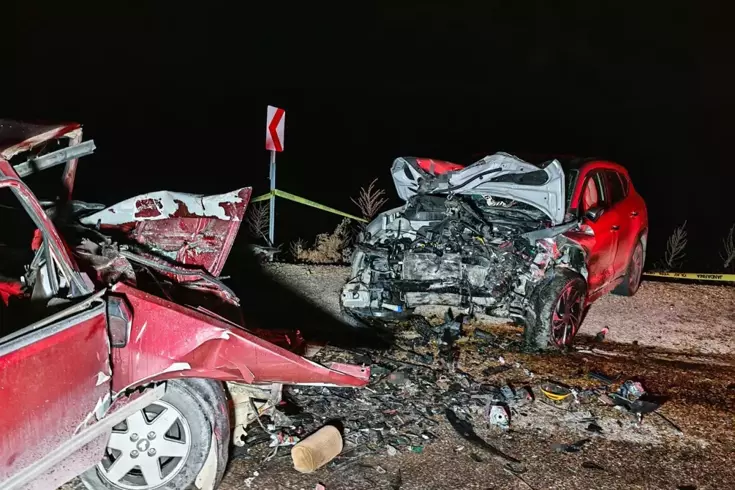 Manisa'da feci kaza: Aynı aileden 3 kişi hayatını kaybetti