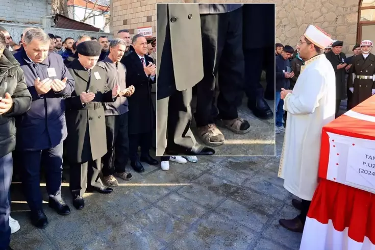 The reality regarding the heartbreaking image of the martyr's father turned out to be completely different.