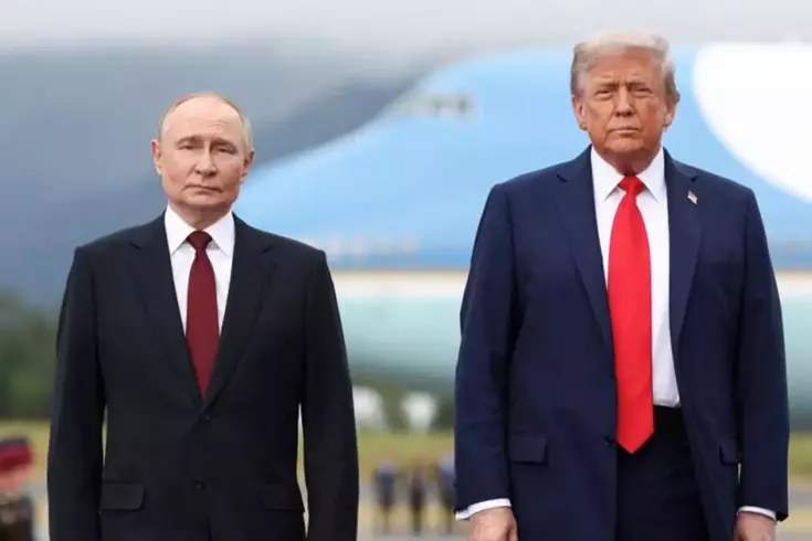 'Phone call from Trump to Putin before meeting with Zelensky.'