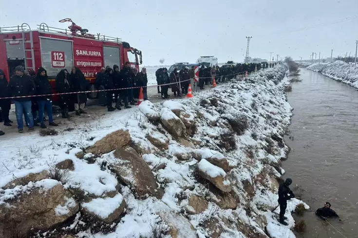 Şanlıurfa'da okul yolunda facia! Otomobil kanala devrildi, 4 kişi kayıp
