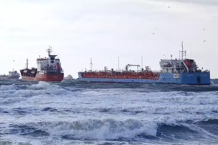 Marmara'da 2 tankerden acil durum çağrısı! Kurtarma ekipleri sevk edildi