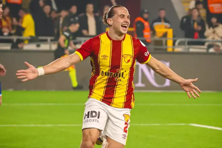 Sağ bek, sağ açık ve forvet oynayabiliyor! Alman devi, Arda Okan'ın peşine düştü