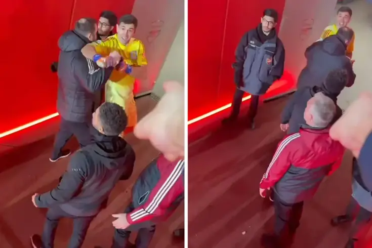 Goalkeeper Emiliano Martinez went crazy after conceding 4 goals in a match.