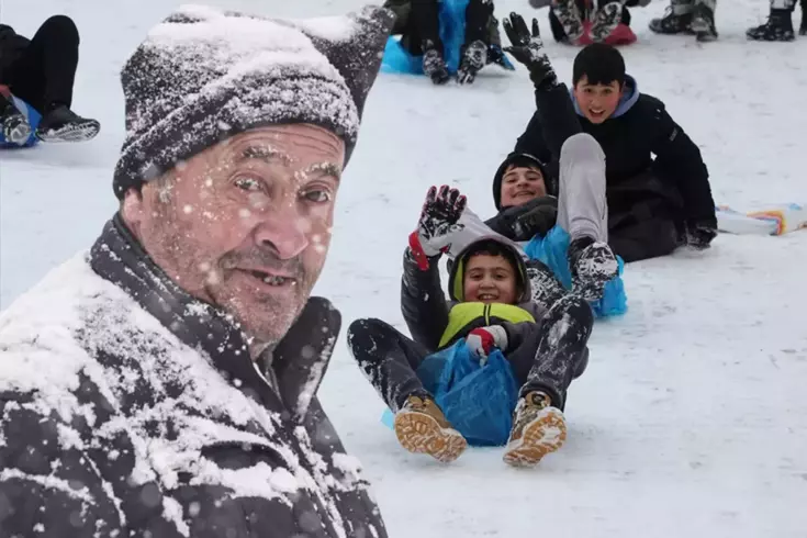 54 şehirde okullar tatil edildi! Gözler İstanbul'dan gelecek kararda