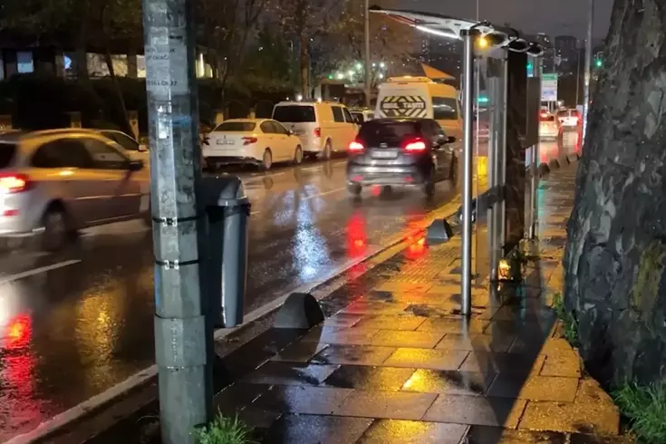 Dondurucu soğukta otobüste durağına yeni doğmuş bebek bıraktılar