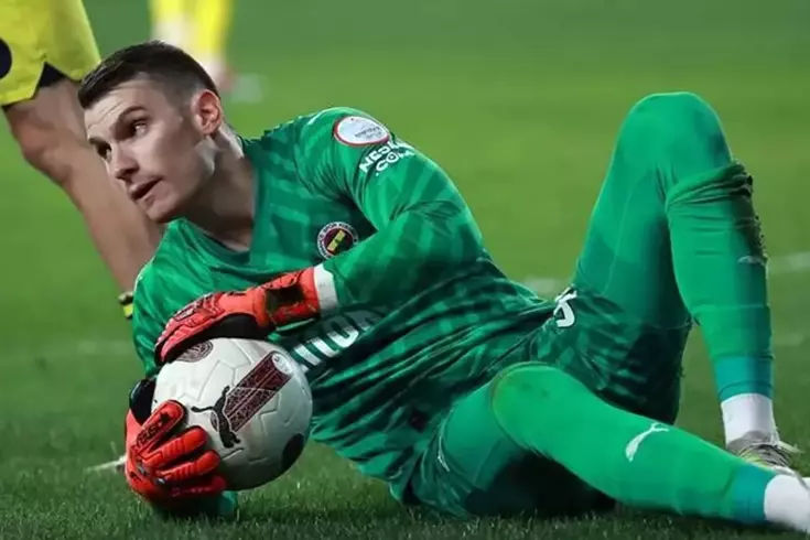 He was taken aback! A big shock for Livakovic.