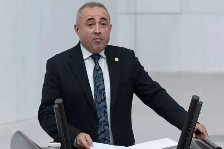 İrfan Karatutlu DEVA Partisi'nden istifa etti, AK Parti'ye katılıyor