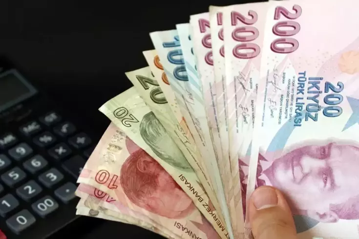 The salaries of teachers and preachers have become a topic of discussion in the new year.